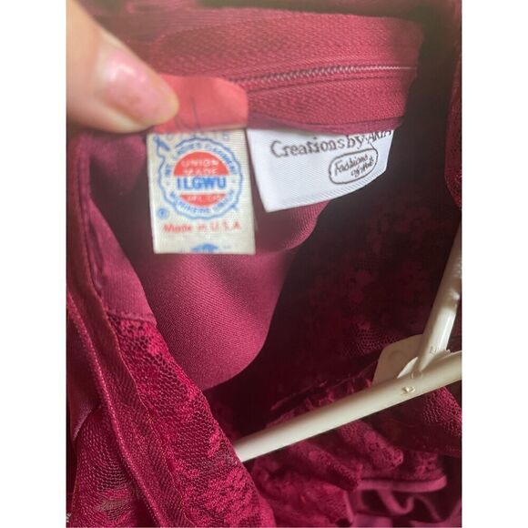 Creations by Aria 1970’s Vintage Victorian Lace Burgandy Pleated long dress Sz 7 - Picture 16 of 16